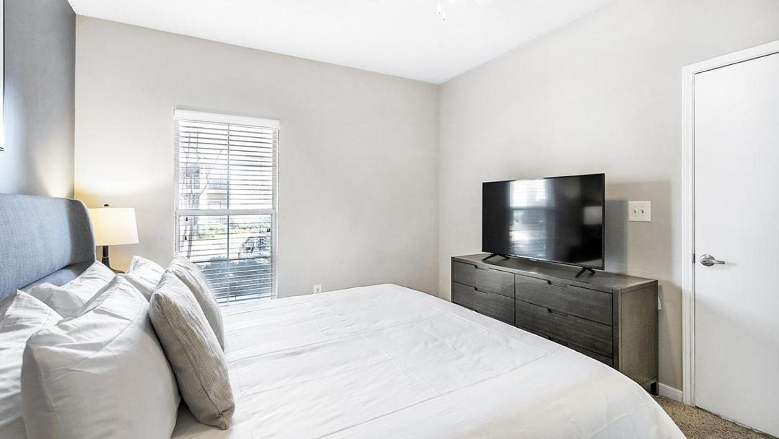 Landing Modern Apartment With Amazing Amenities Birmingham Exteriör bild