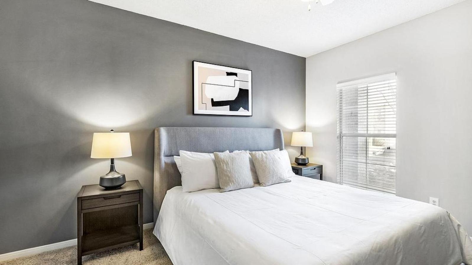Landing Modern Apartment With Amazing Amenities Birmingham Exteriör bild